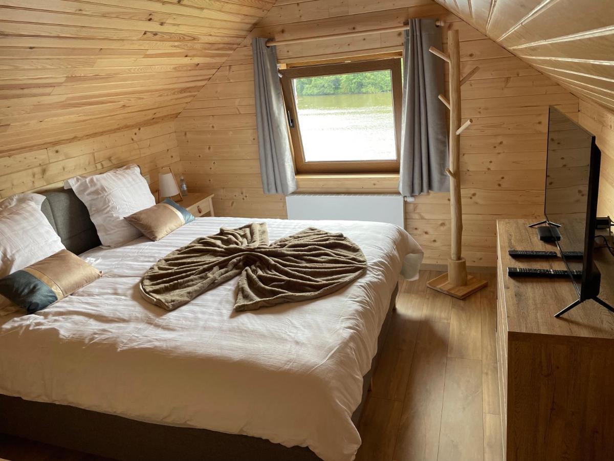 la petite maison au bord de l'eau Hastiere-par-dela Extérieur photo