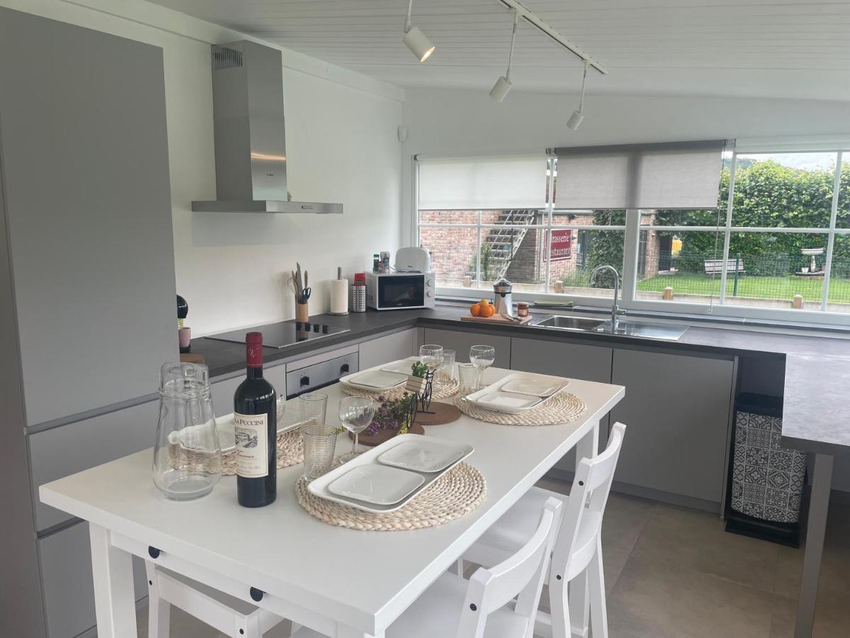 la petite maison au bord de l'eau Hastiere-par-dela Extérieur photo